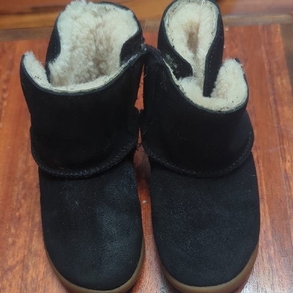 UGG Black Suede and Cream Fur Baby Boots - Picture 1 of 14